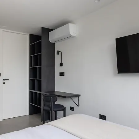 Beautifully Brand New In Apartment