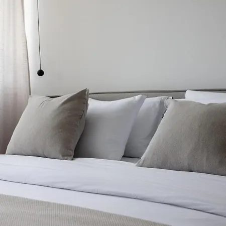 Beautifully Brand New In Apartment *