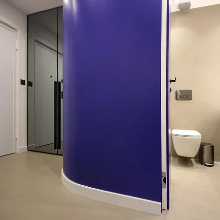 Beautifully Brand New In * Split